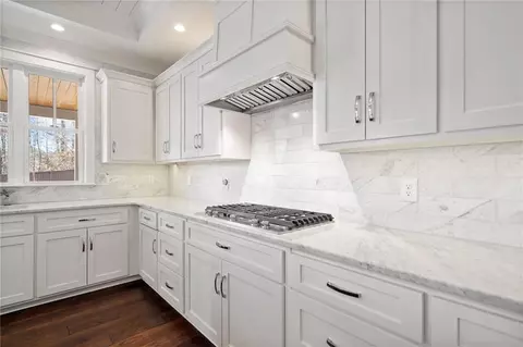 Kitchen - 113 Brookfield Ct SE, White, GA 30184 photo 7 of 8