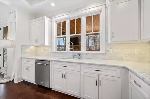 Kitchen - 113 Brookfield Ct SE, White, GA 30184 photo 8 of 8