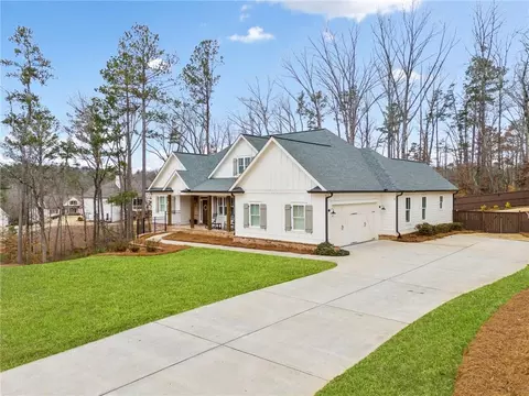 Exterior - 113 Brookfield Ct SE, White, GA 30184 photo 3 of 28
