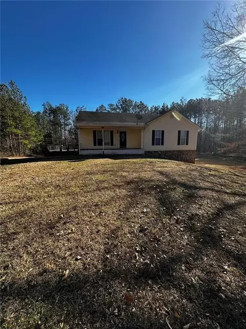 168 Willow Creek Dr, Locust Grove, GA 30248