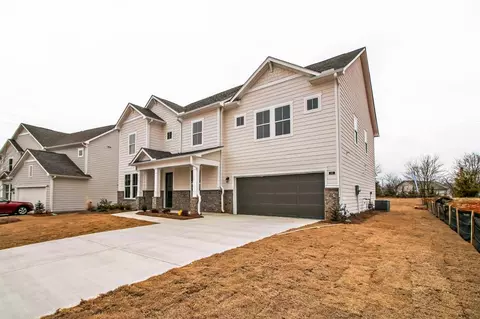 370 Red Wood Ln, Hoschton, GA 30548