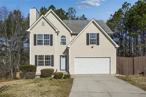 6738 Merrywood Dr, Fairburn, GA 30213