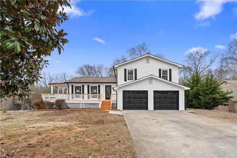 556 Rivercrest Dr, Woodstock, GA 30188
