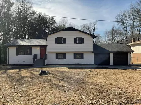 2715 Heritage Ln, Morrow, GA 30260