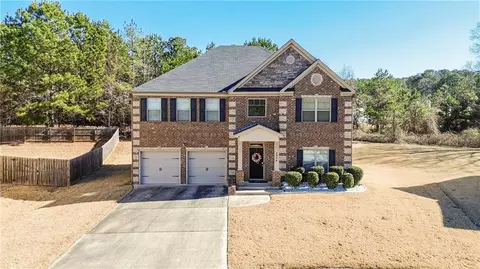 1054 Lehavre Ct, Hampton, GA 30228 photo 2