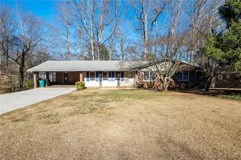 4453 White Oak Dr, Sugar Hill, GA 30518