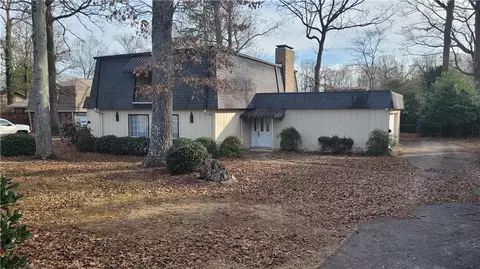1221 Kenyon Rd, Lake City, GA 30260