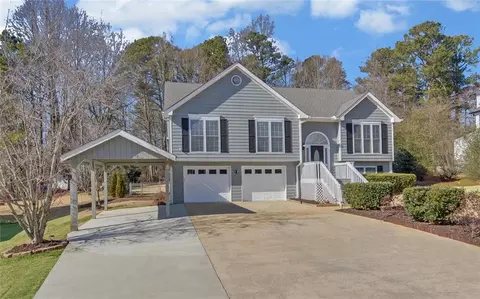 4006 Crabapple Dr, Gainesville, GA 30507