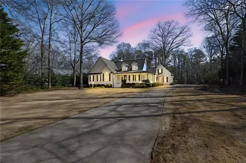 418 Oakwood Dr, Bogart, GA 30622