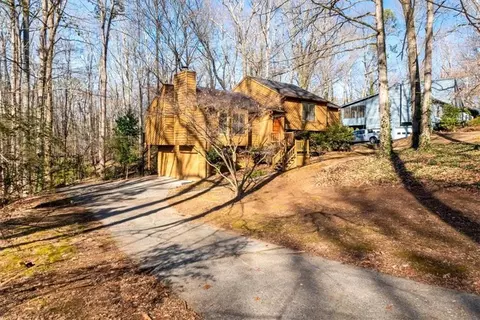 650 Old Orchard Dr SW, Marietta, GA 30064