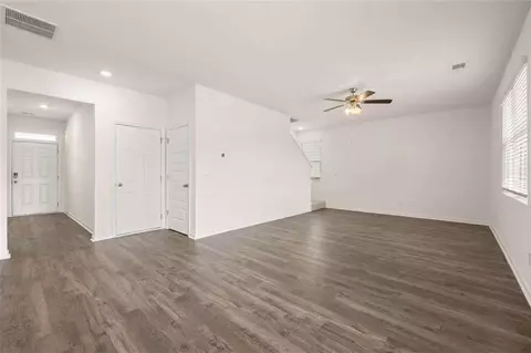Living - 175 Amberjack Trl, Covington, GA 30016 photo 4 of 5
