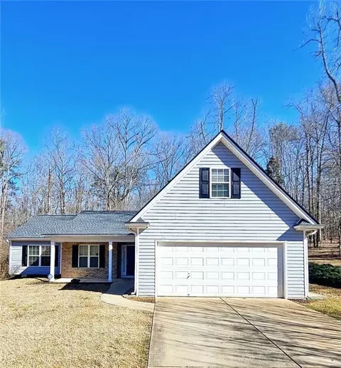 180 Cheyenne Dr, Covington, GA 30016