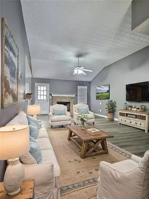 180 Cheyenne Dr, Covington, GA 30016 photo 2
