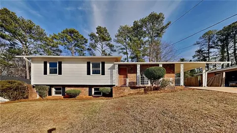 2422 Tiffany Cir, Decatur, GA 30035