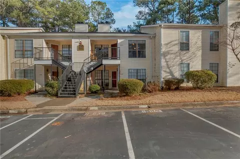 643 Windchase Ln, Stone Mountain, GA 30083