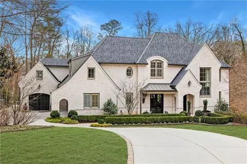 5220 Green Oak Ct, Atlanta, GA 30327