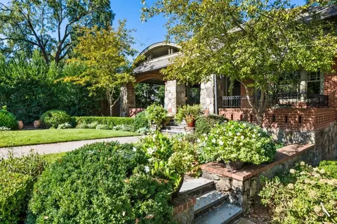 2220 Edison Ave, Atlanta, GA 30305