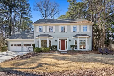 450 Surveyors Pt, Suwanee, GA 30024