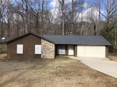 1079 Salisbury Trl, Riverdale, GA 30296