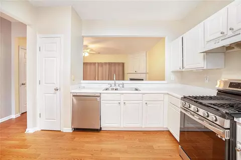 3712 Berkeley Xing, Duluth, GA 30096 photo 8