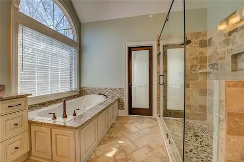 Bath - 45 Kinloch Ct, Covington, GA 30014 photo 6 of 10