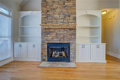 Living - 45 Kinloch Ct, Covington, GA 30014 photo 10 of 20