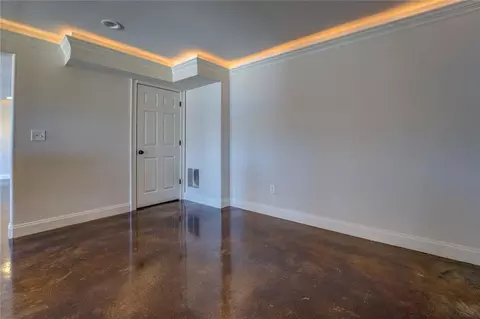 Living - 45 Kinloch Ct, Covington, GA 30014 photo 17 of 20