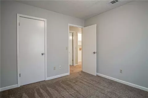Bedroom - 107 Hearthstone Dr, Lagrange, GA 30241 photo 4 of 6