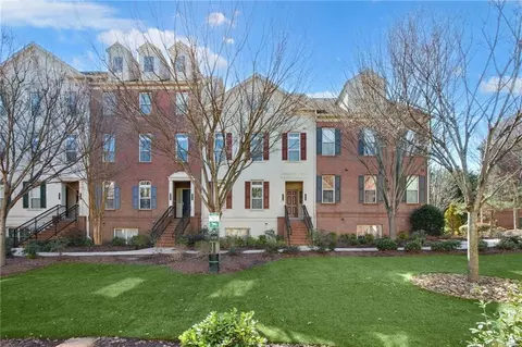 879 Perennial Dr, Sandy Springs, GA 30328