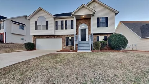 5693 Colonnade Dr, Rex, GA 30273