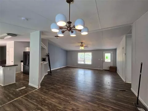 Living - 2703 Zero O Dr, Bowman, GA 30624 photo 2 of 5