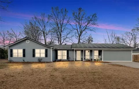 8 Gray Rock Dr NW, Rome, GA 30165