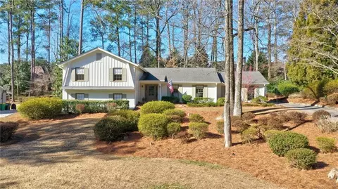 7310 Hunters Branch Dr, Atlanta, GA 30328