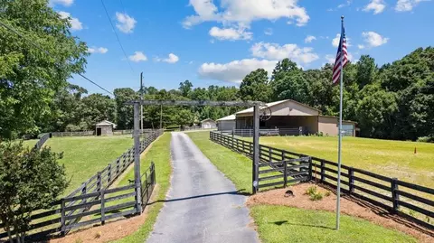 2950 Colony Dr, Gainesville, GA 30507
