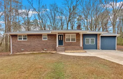295 Robinson Dr, Carrollton, GA 30117