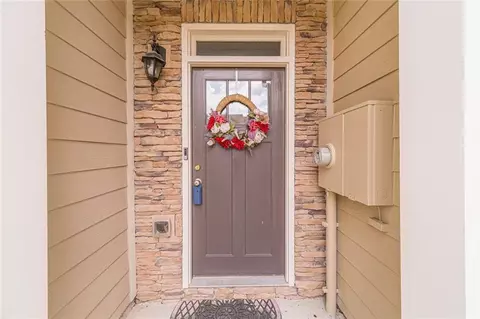 818 Arbor Crowne Dr, Lawrenceville, GA 30045