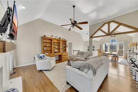 409 E Point Dr, Canton, GA 30115 photo 7