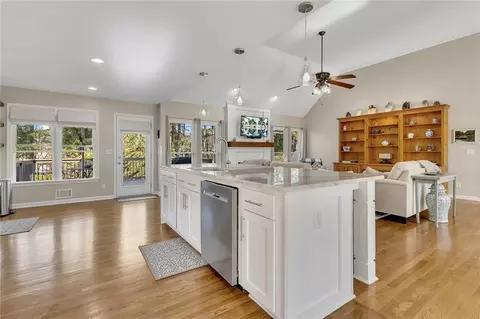 409 E Point Dr, Canton, GA 30115 photo 11
