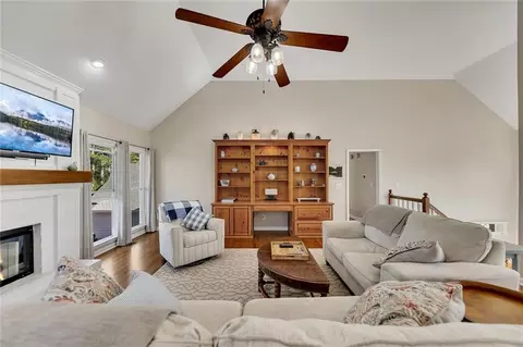 409 E Point Dr, Canton, GA 30115 photo 6