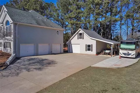 409 E Point Dr, Canton, GA 30115 photo 2