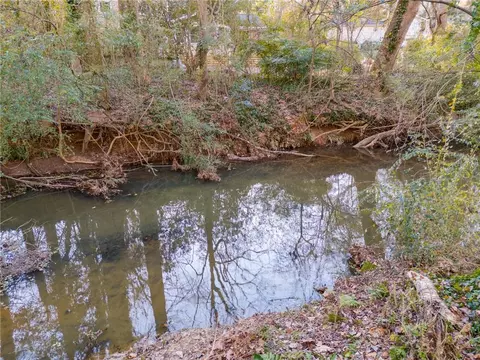 View/Area - 1974 Ellwyn Dr, Chamblee, GA 30341 photo 5 of 6