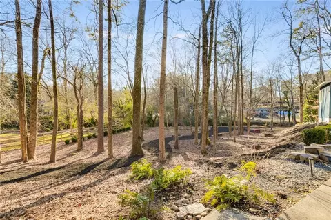 Exterior - 1974 Ellwyn Dr, Chamblee, GA 30341 photo 25 of 29
