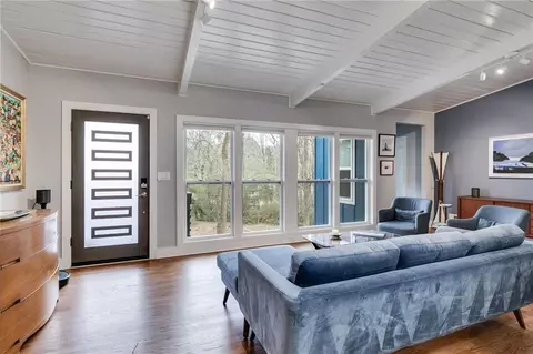Entry Way - 1974 Ellwyn Dr, Chamblee, GA 30341 photo 2 of 3