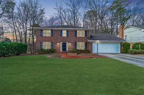 5323 Lakesprings Dr, Dunwoody, GA 30338