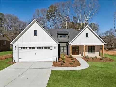 176 Henry St, Braselton, GA 30517
