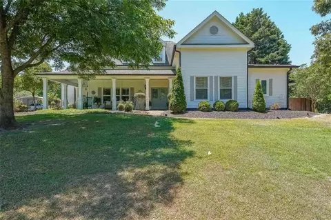 2995 Greenvalley Rd, Snellville, GA 30078