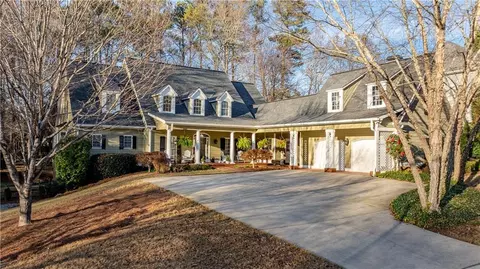 4924 Red Cliff Ct, Powder Springs, GA 30127