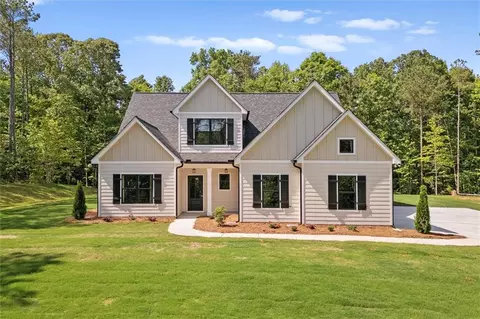 130 W Lake Blvd, Carrollton, GA 30116