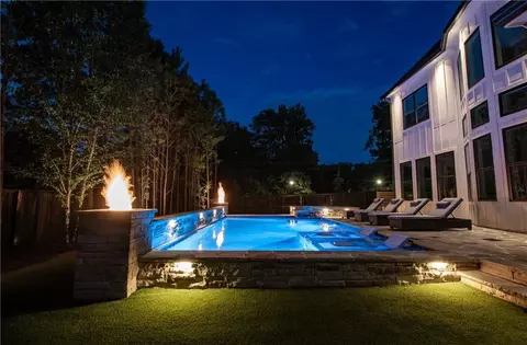 100 Chateau Pl, Woodstock, GA 30188
