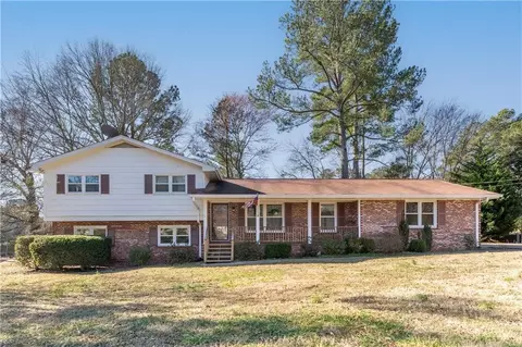 990 Brandywine Dr, Winder, GA 30680